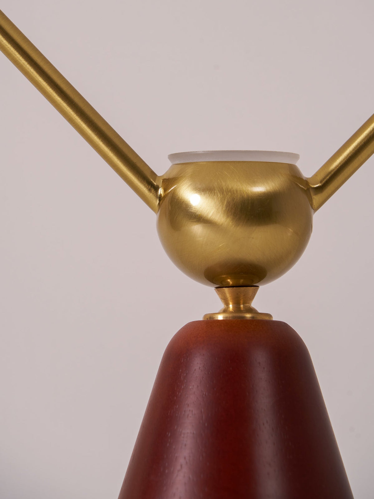 Balance lámpara de mesa moderna de madera