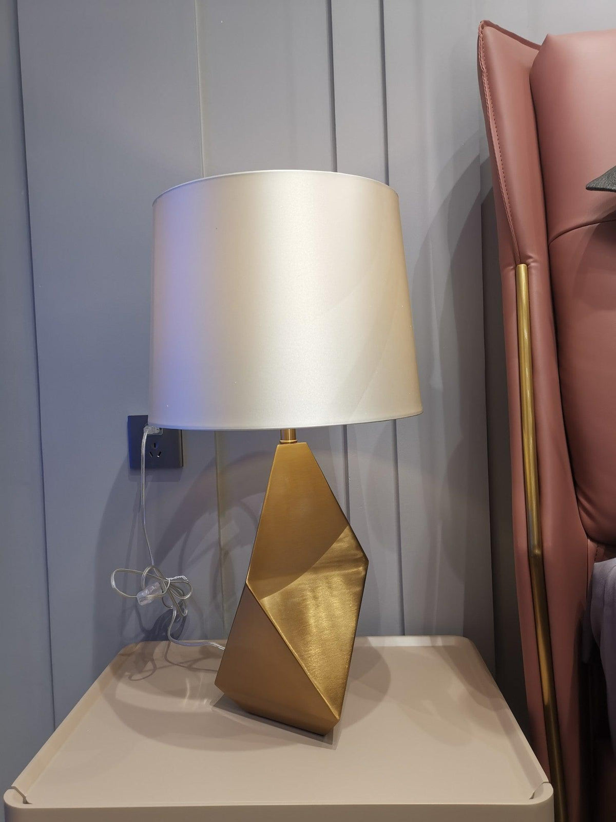 Vosilis lámpara de mesa moderna minimalista de tejido facetada