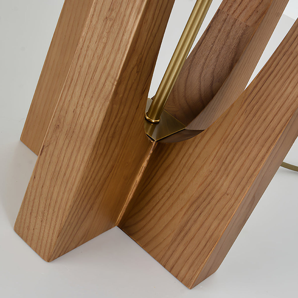 Syleia lámpara de pie de madera moderna