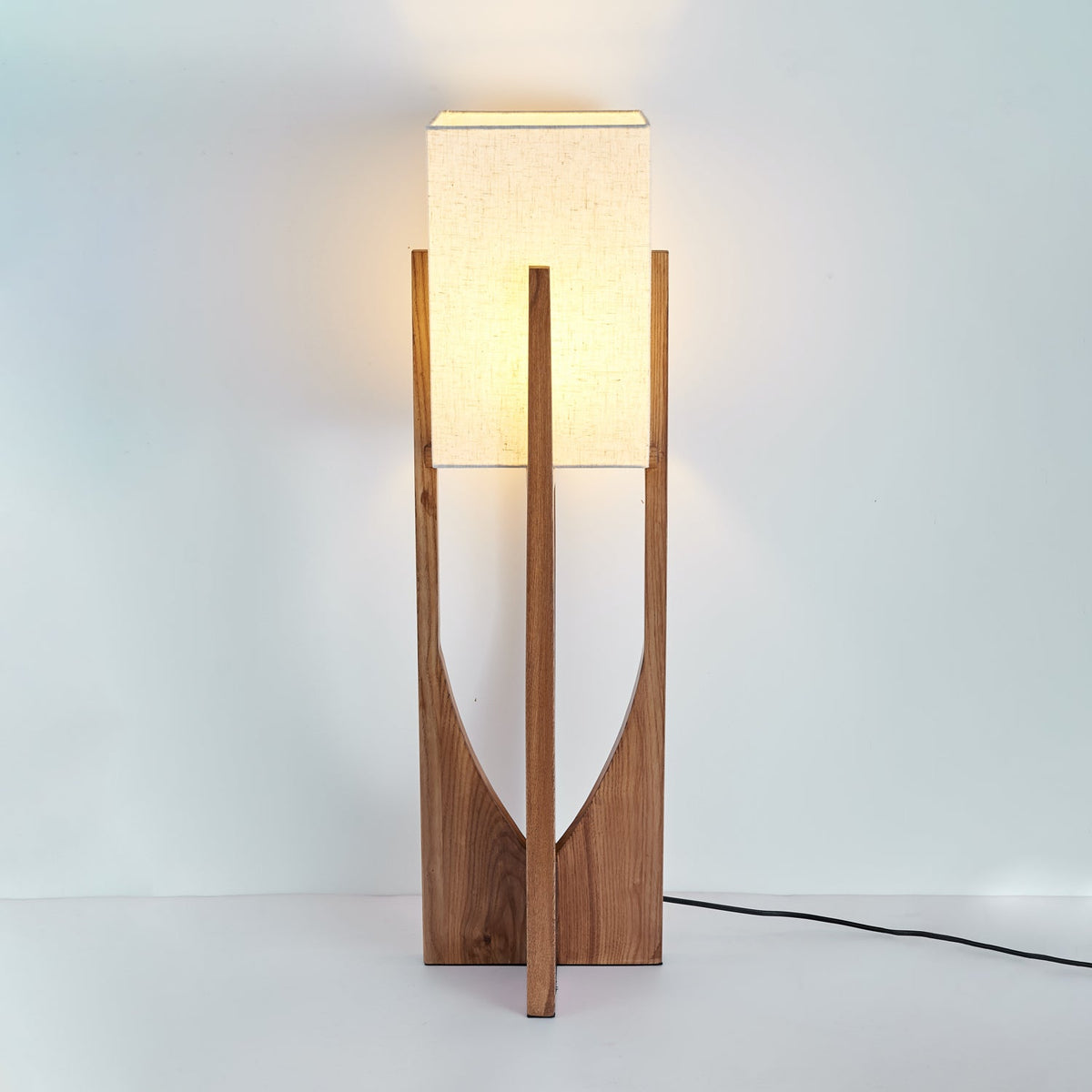 Syleia lámpara de pie de madera moderna