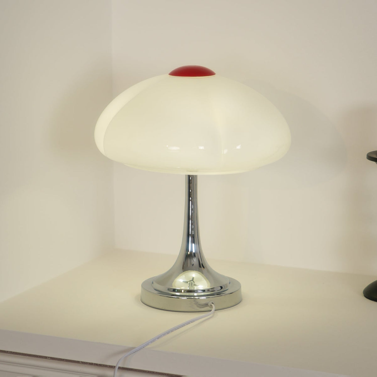 Bin lámpara de mesa moderna