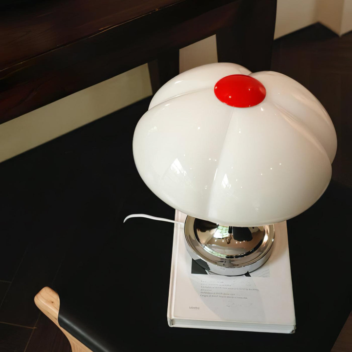 Bin lámpara de mesa moderna