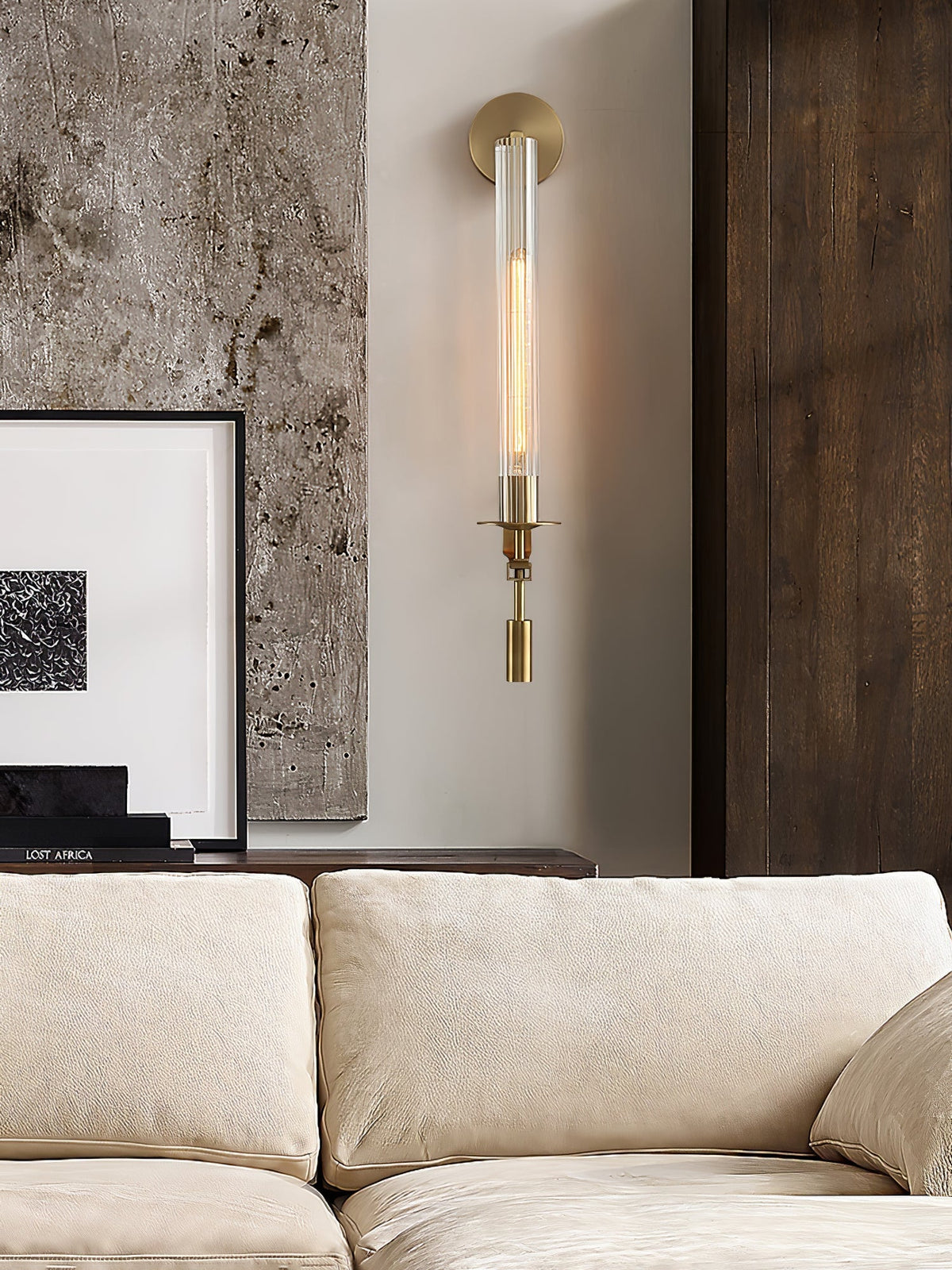 Veloora aplique de pared minimalista en latón con vidrio esmerilado