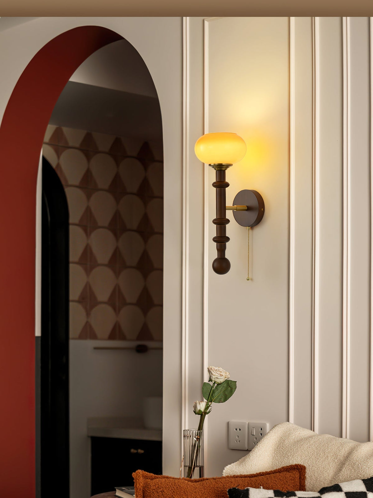 Hilda aplique de pared Roma elegancia de madera