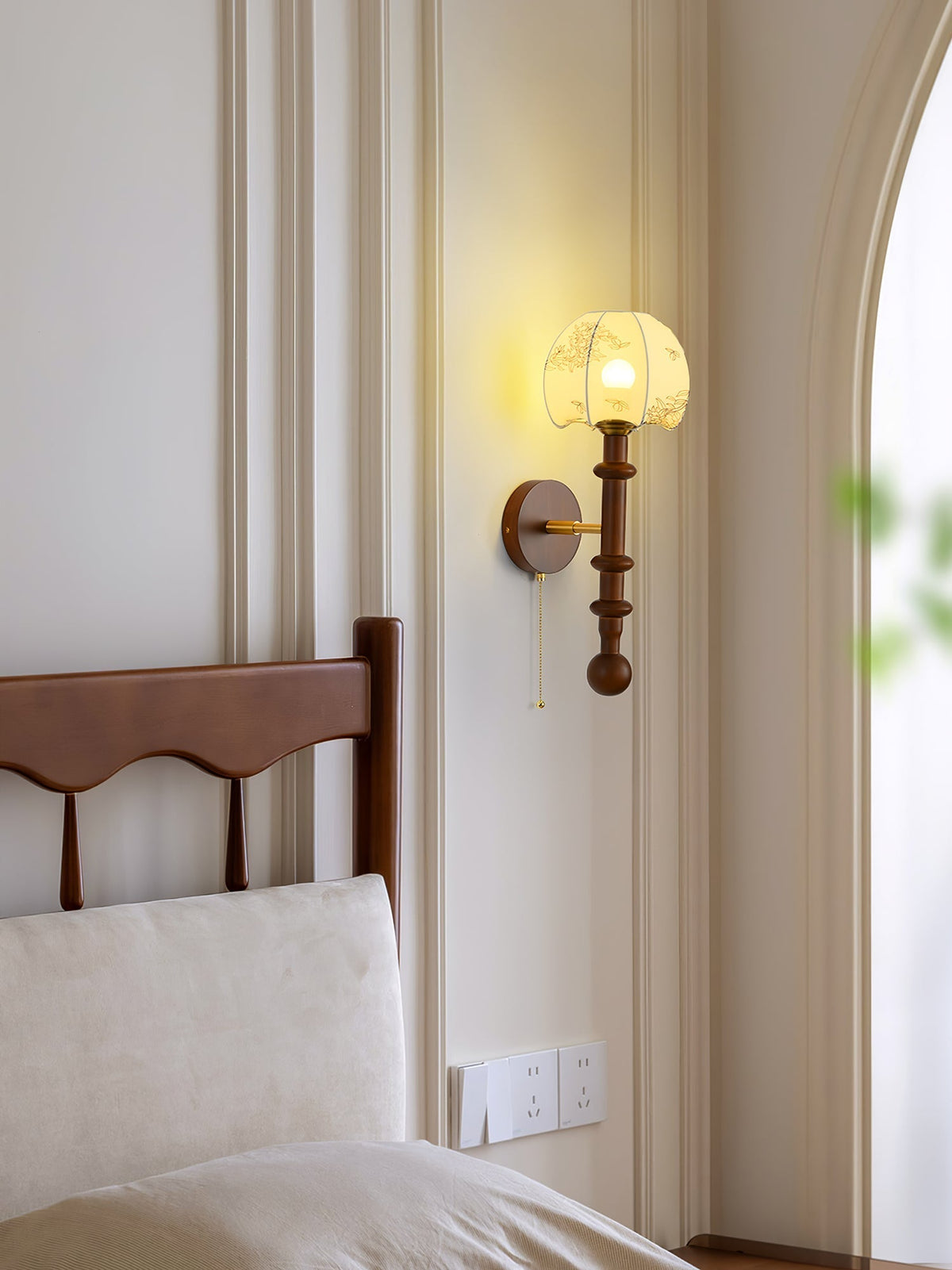 Hilda aplique de pared Roma elegancia de madera