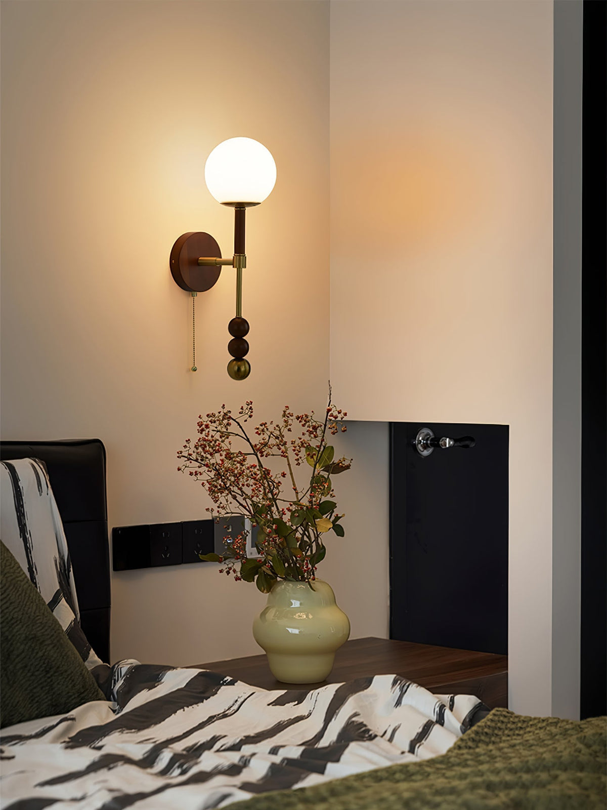 Hilda aplique de pared Roma elegancia de madera