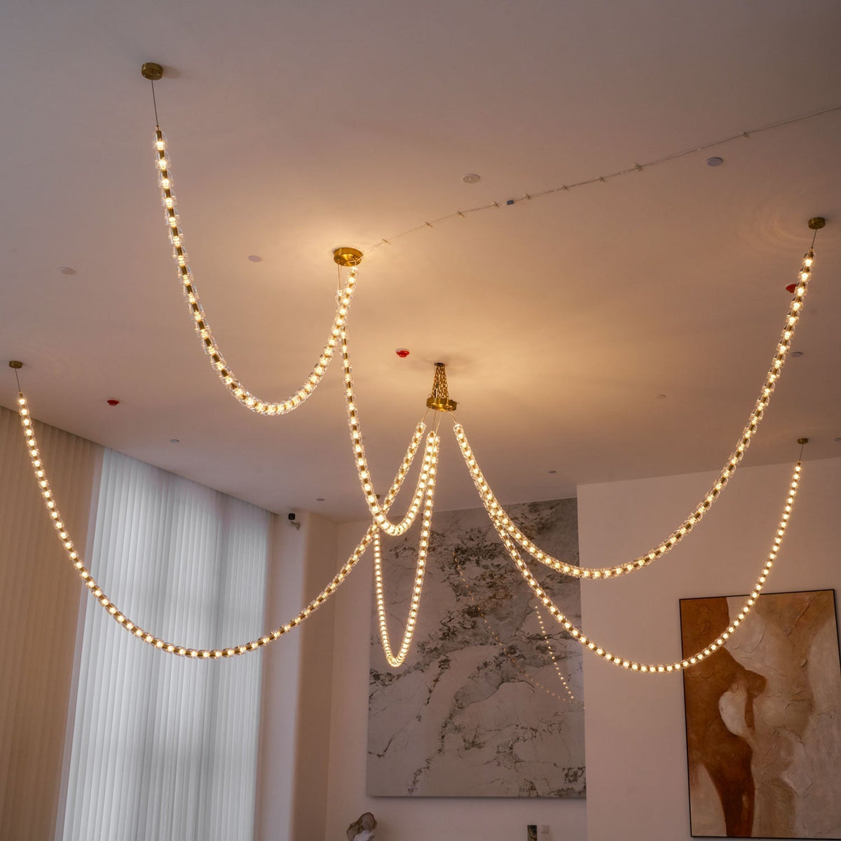 Elyisaine lámpara de araña cristal dorado LED 3-Line