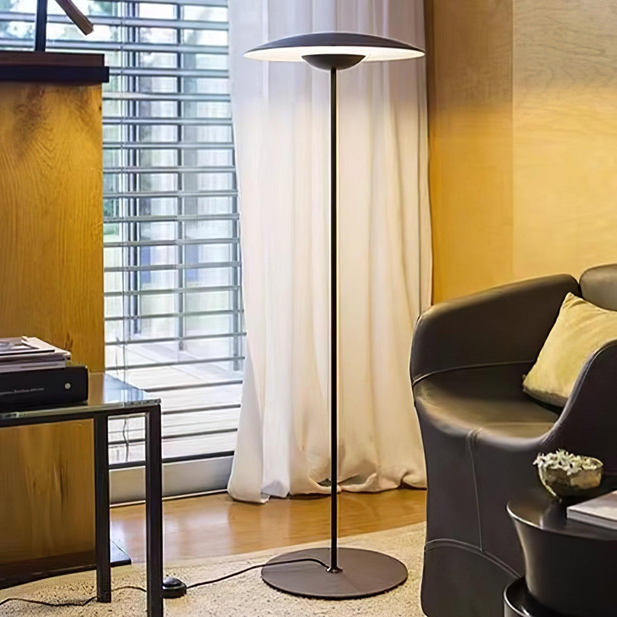 Ferinira lámpara de pie minimalista de aluminio
