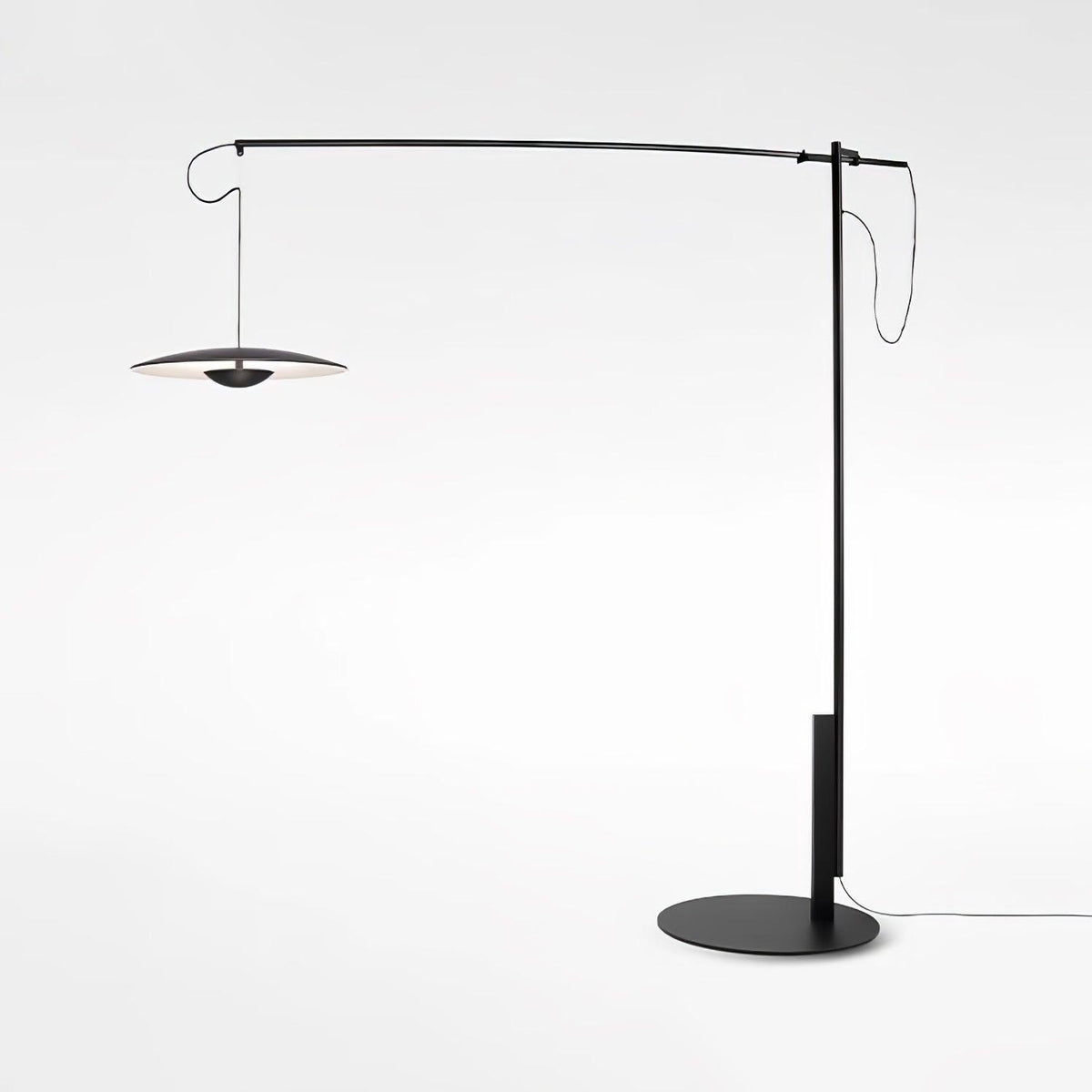Ferinira lámpara de pie minimalista de aluminio