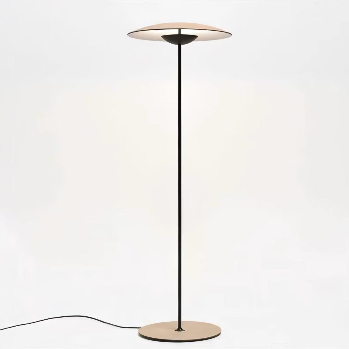 Ferinira lámpara de pie minimalista de aluminio