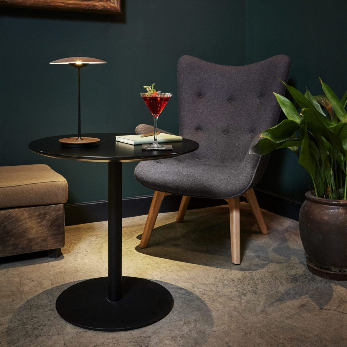 Elaarelia lámpara de mesa minimalista delgada