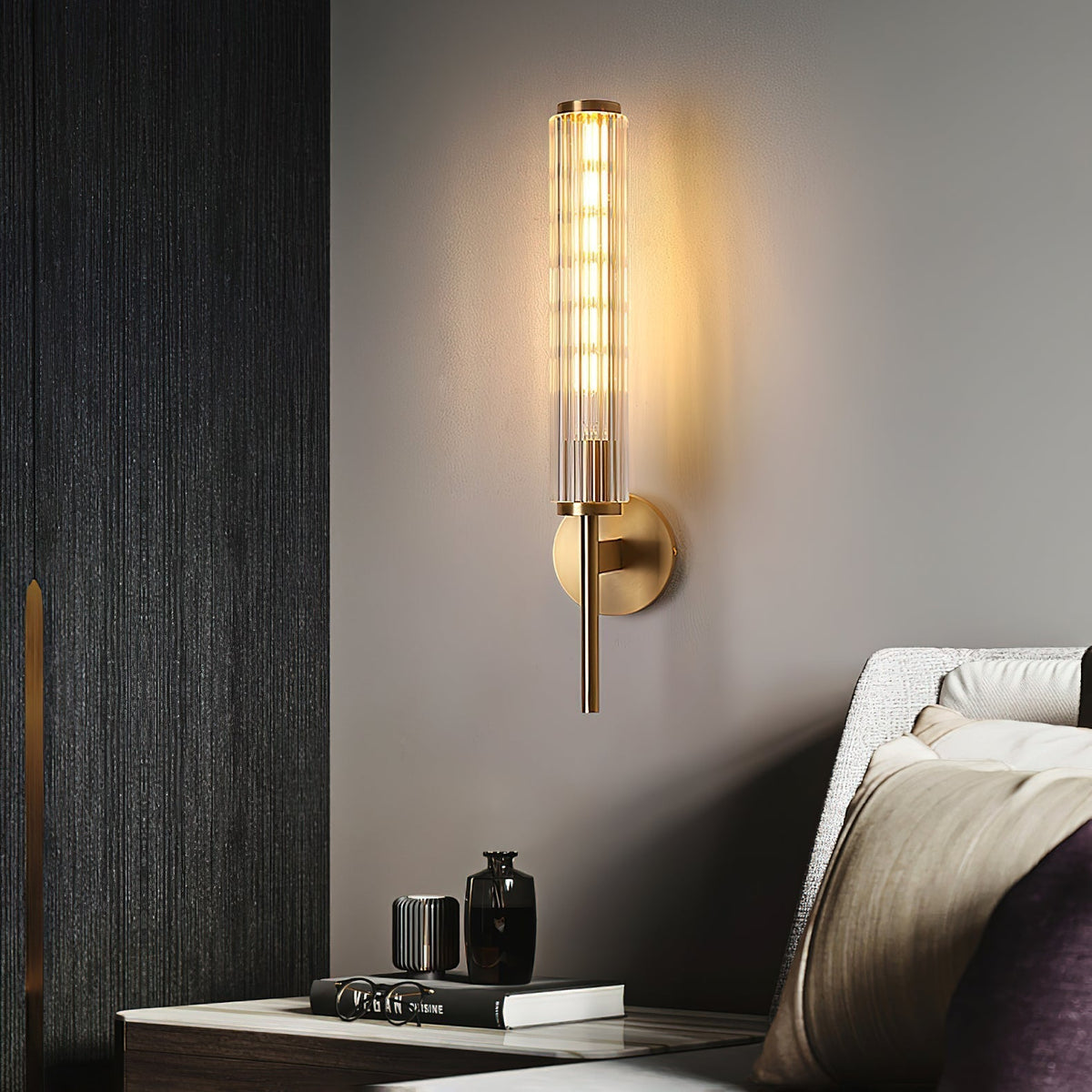 Faylen aplique de pared Premium lineal en latón con vidrio