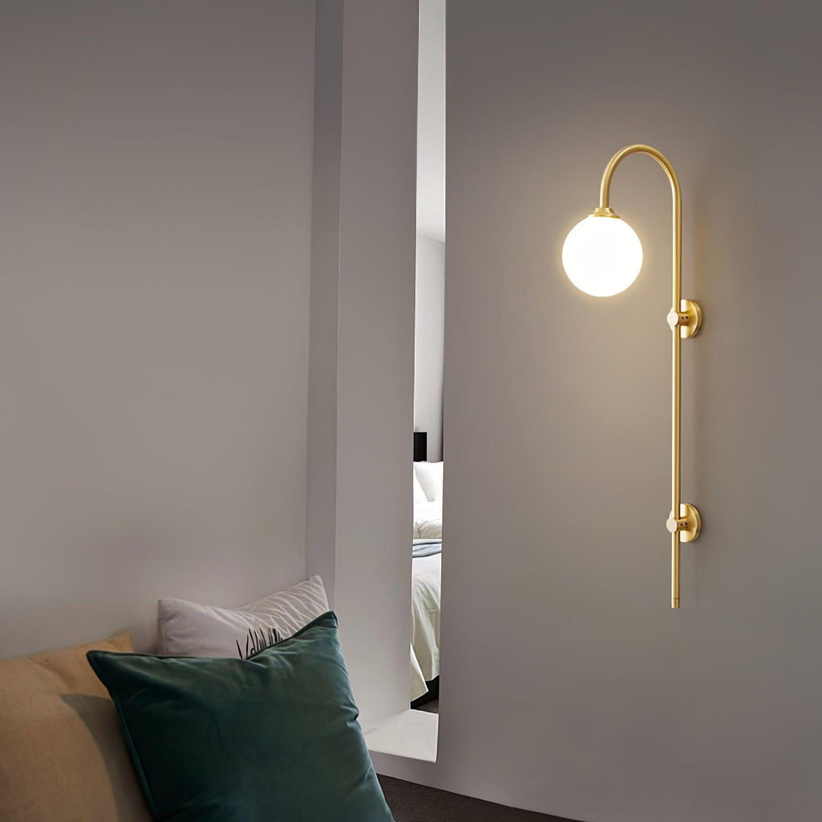 Nyvaris aplique de pared moderno minimalista de vidrio y latón con forma de globo