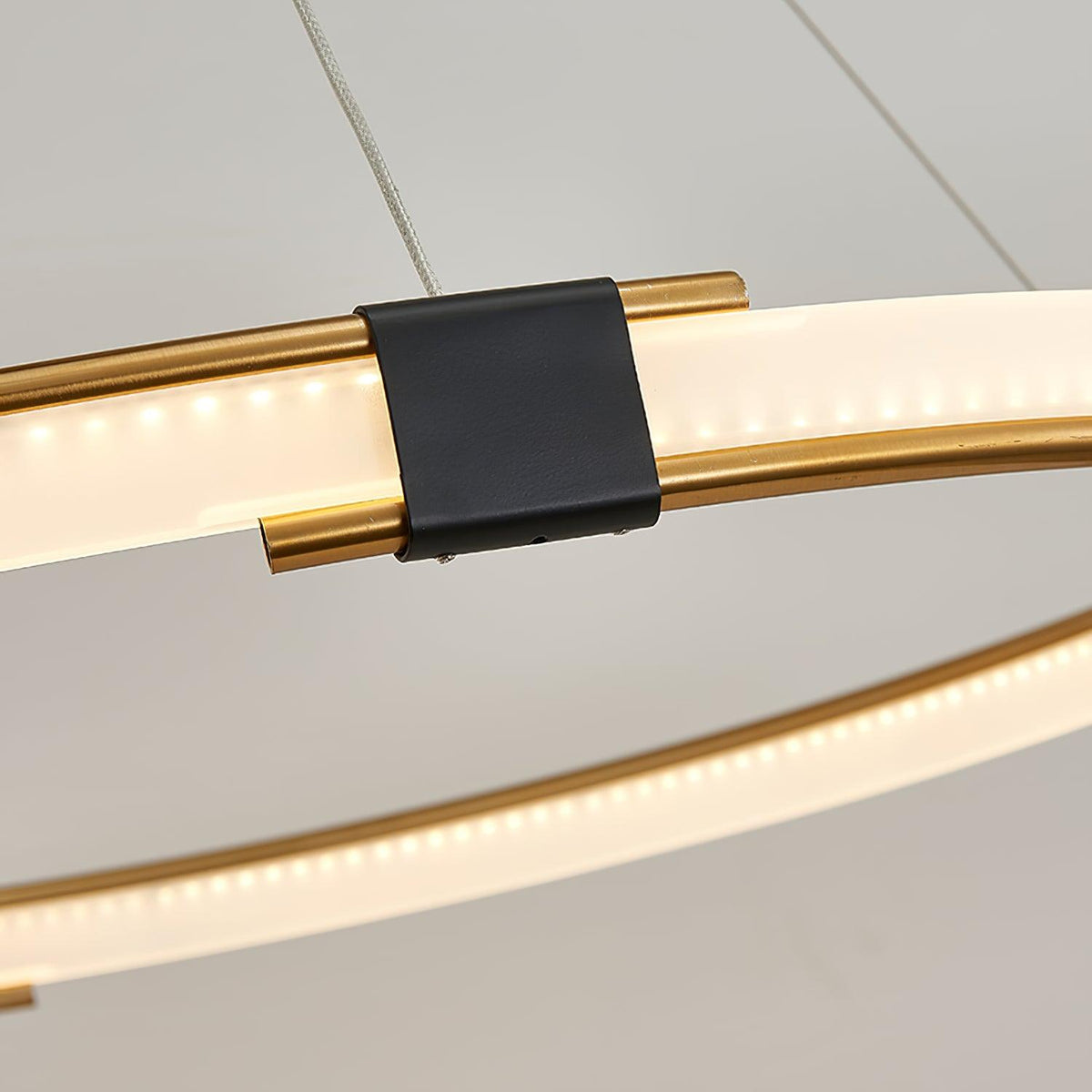 Lavi lámpara de araña dorada Ring LED Halo moderna