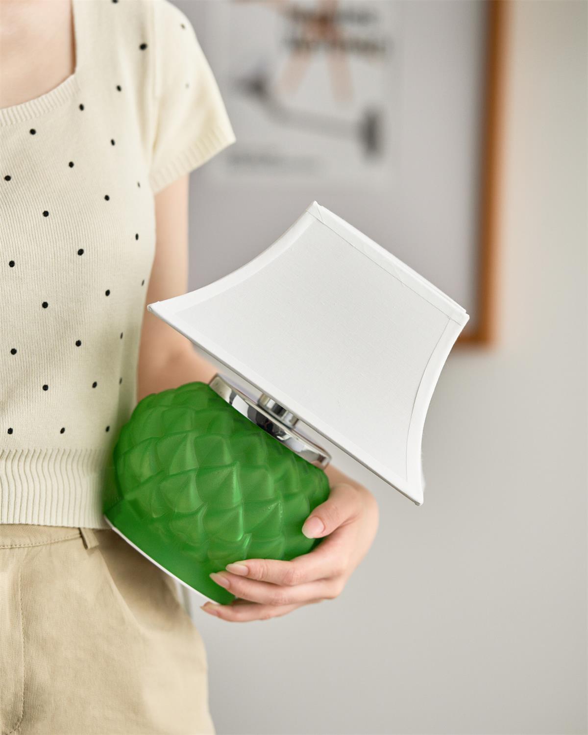 Grennet lámpara de mesa