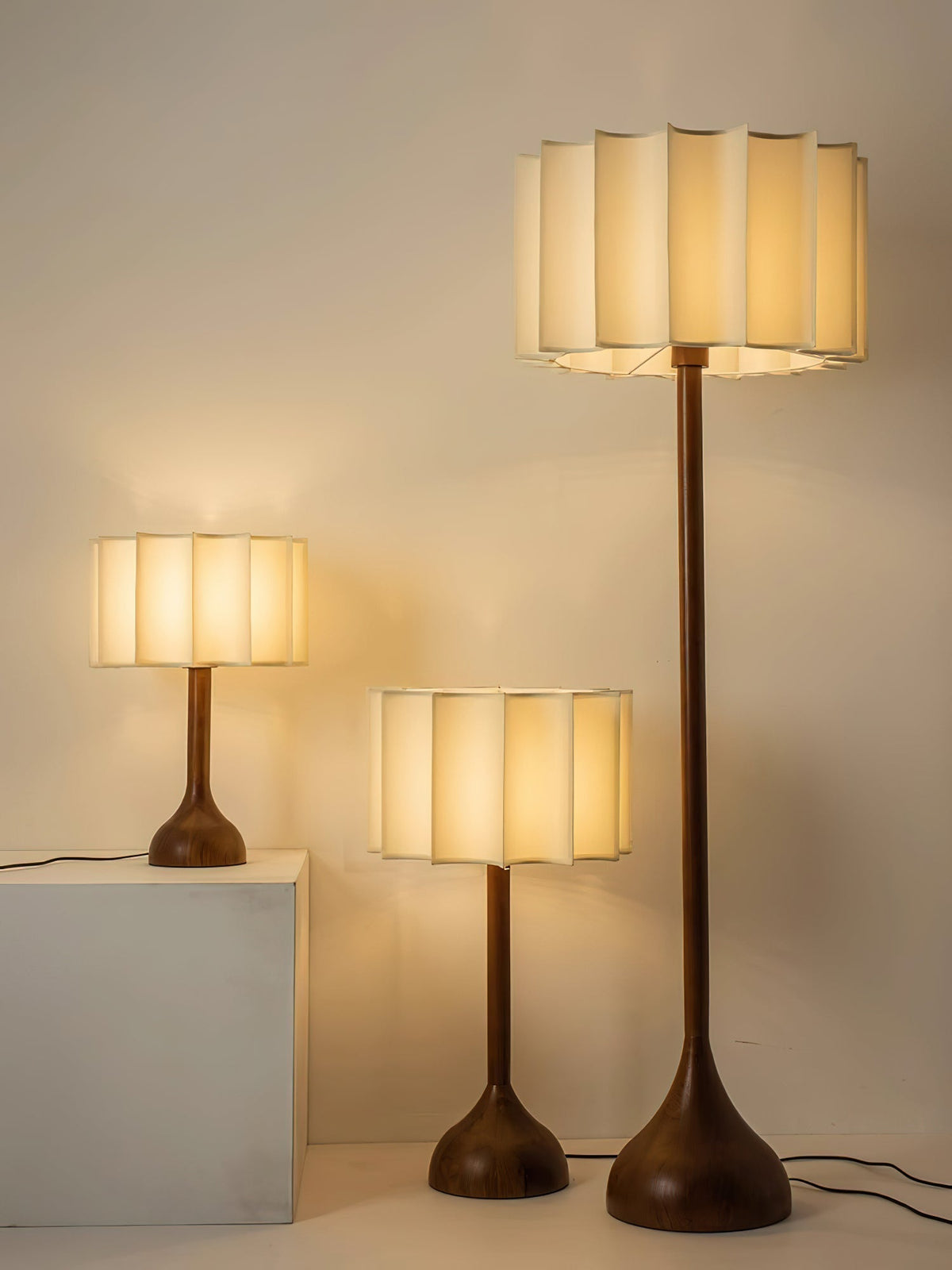 Livenq lámpara de mesa de madera y tejido