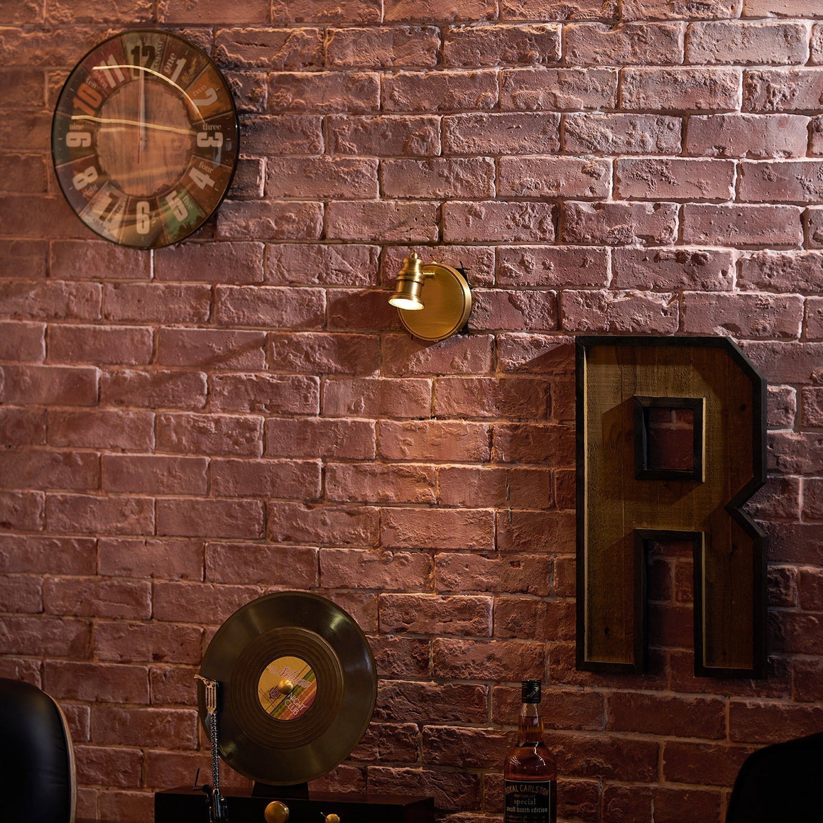 Corten aplique de pared en latón