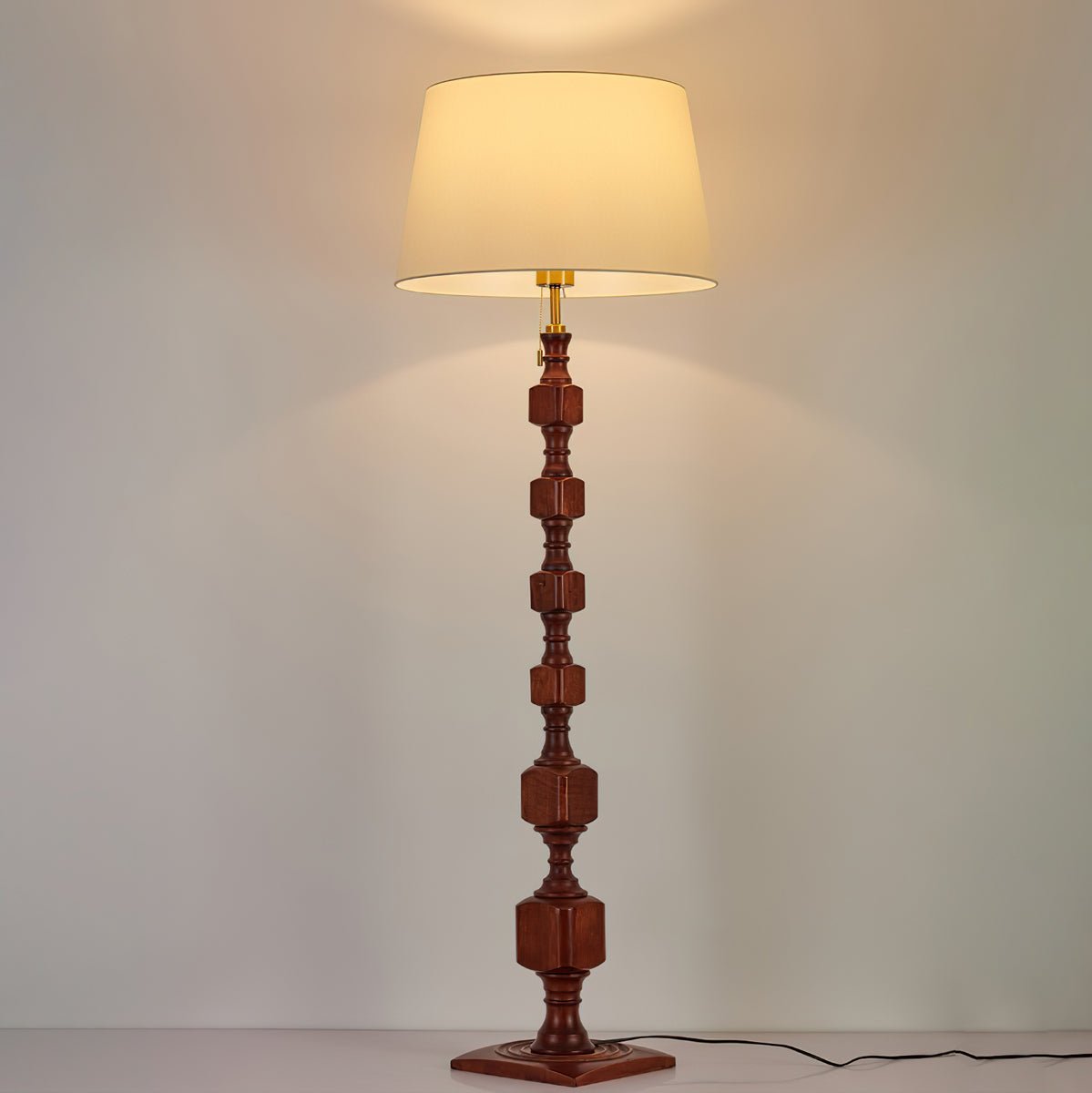 Sylarelle lámpara de pie Hexas de madera