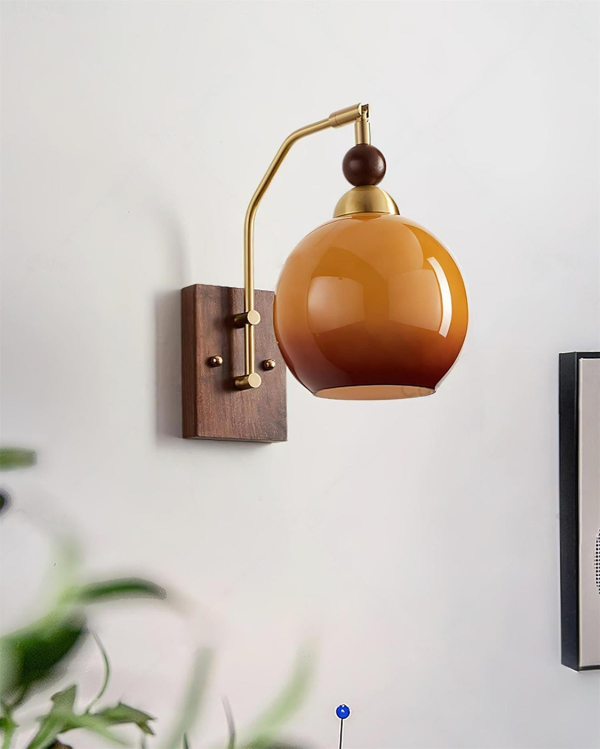 Rinuette aplique de pared de latón, vidrio y madera nogal