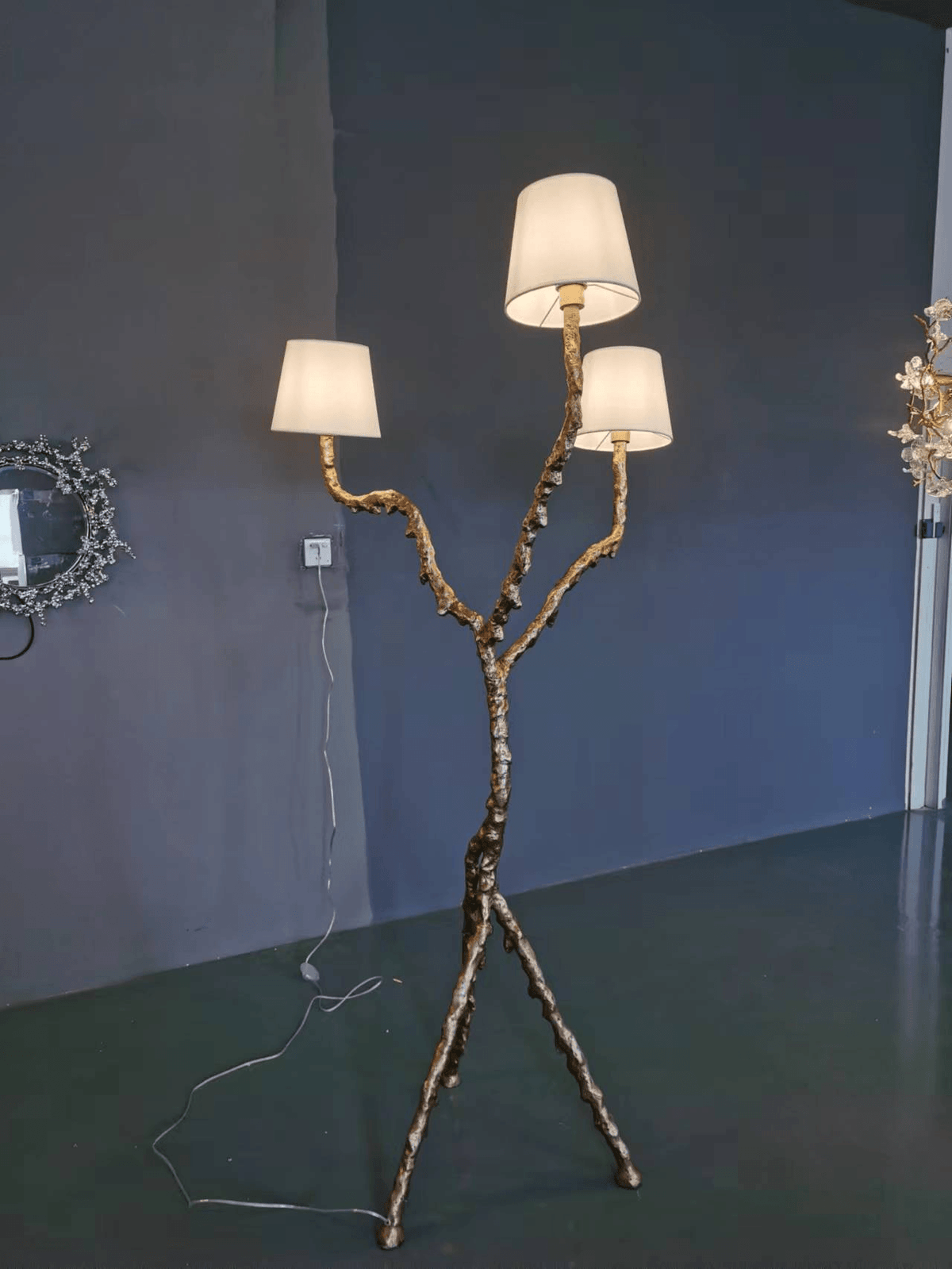 Dendria lámpara de pie Triple-Arm Branch Sculptural
