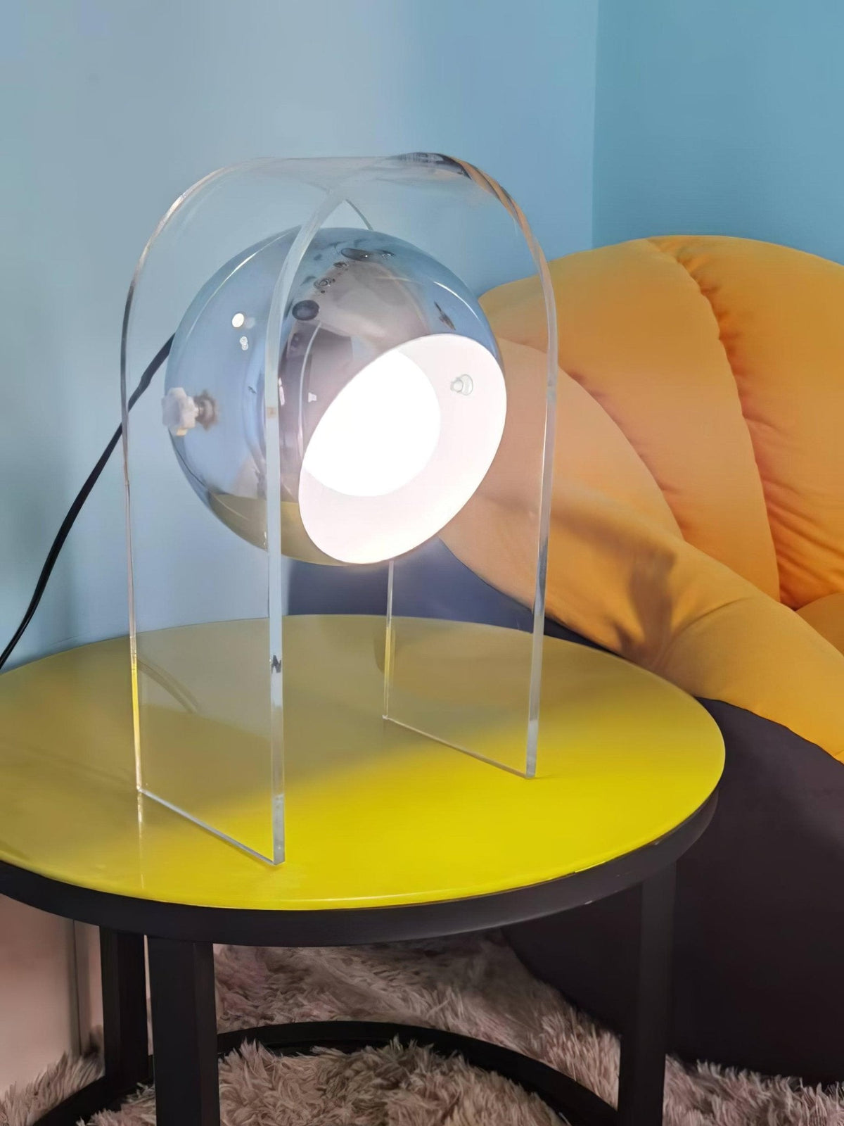 Tynza lámpara de mesa de acero futurista