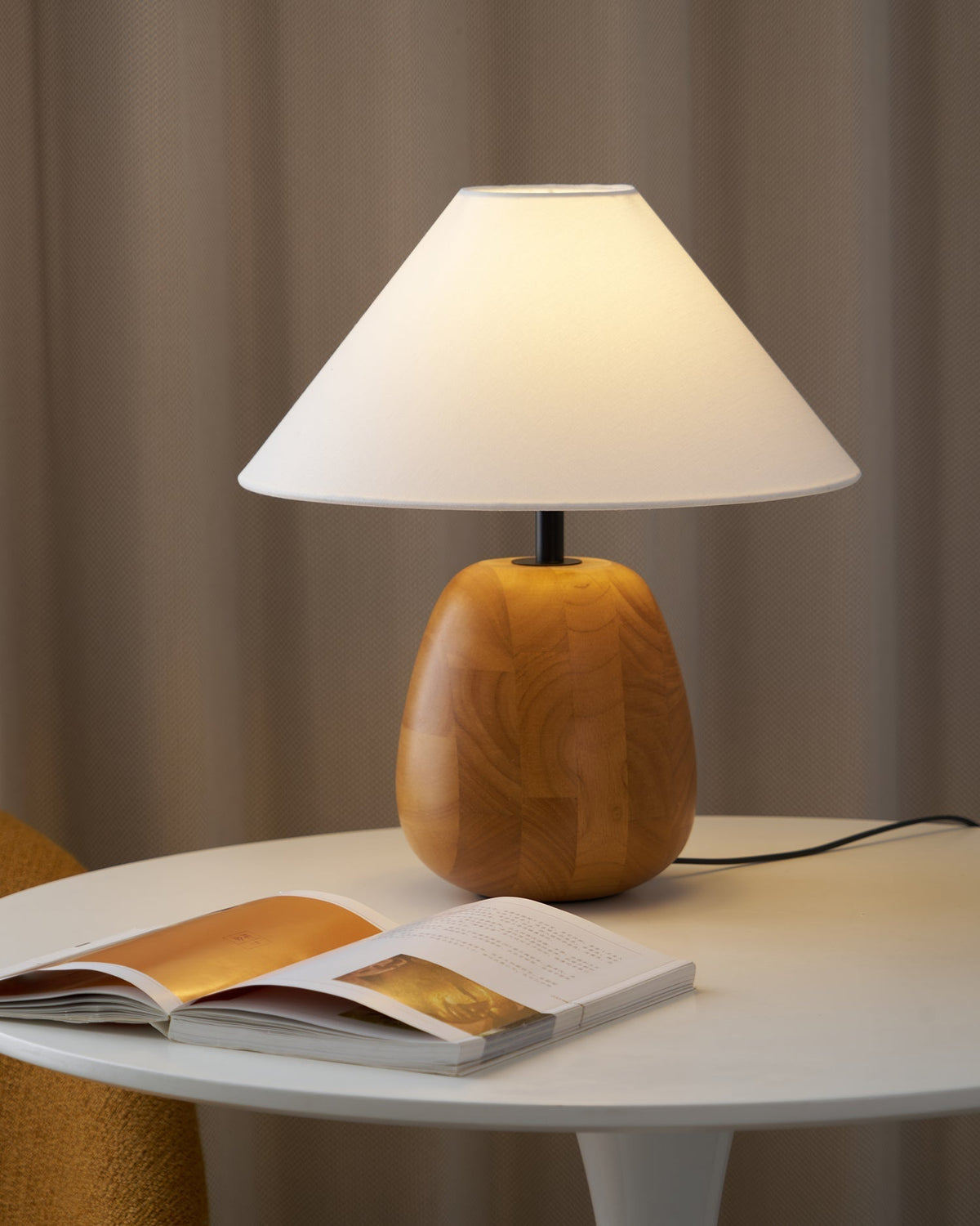 Syloraya lámpara de mesa moderna de madera