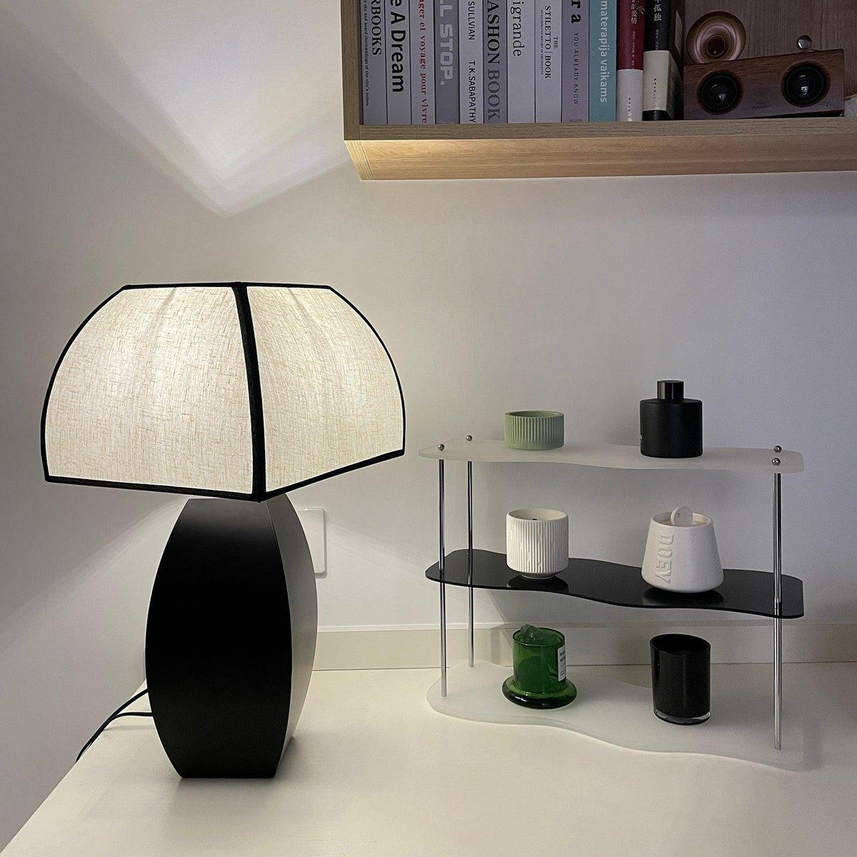 Alux lámpara de mesa minimalista de tejido