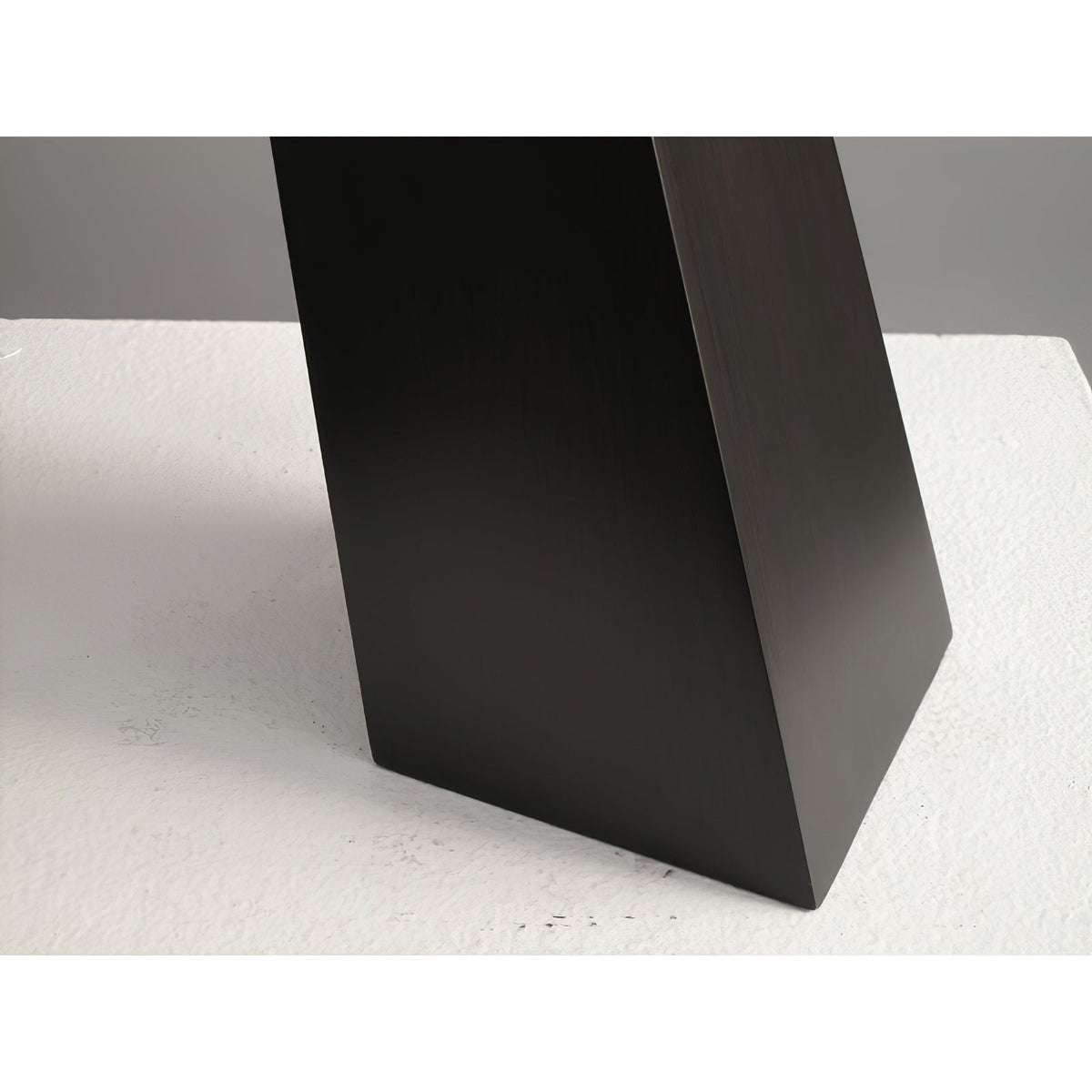 Avenalora lámpara de mesa Obelisk