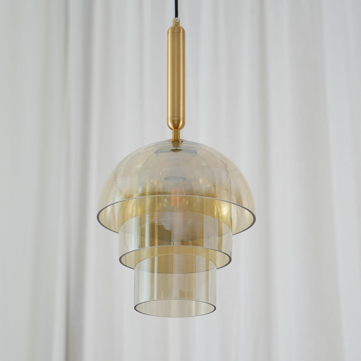 Renley lámpara colgante de cúpula en vidrio cognac y latón, estilo mid-century