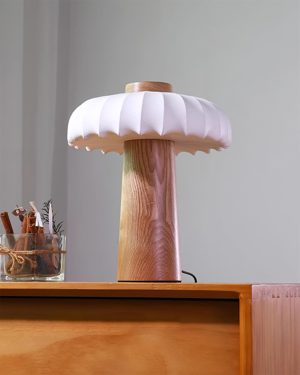 Teriarielle lámpara de mesa