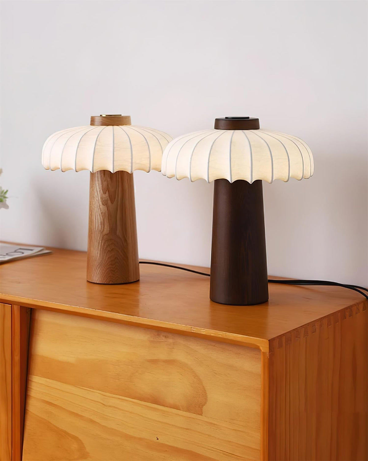 Teriarielle lámpara de mesa