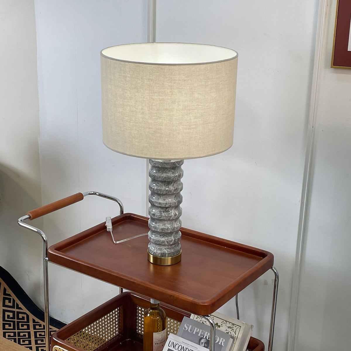 Waylon lámpara de mesa moderna de mármol