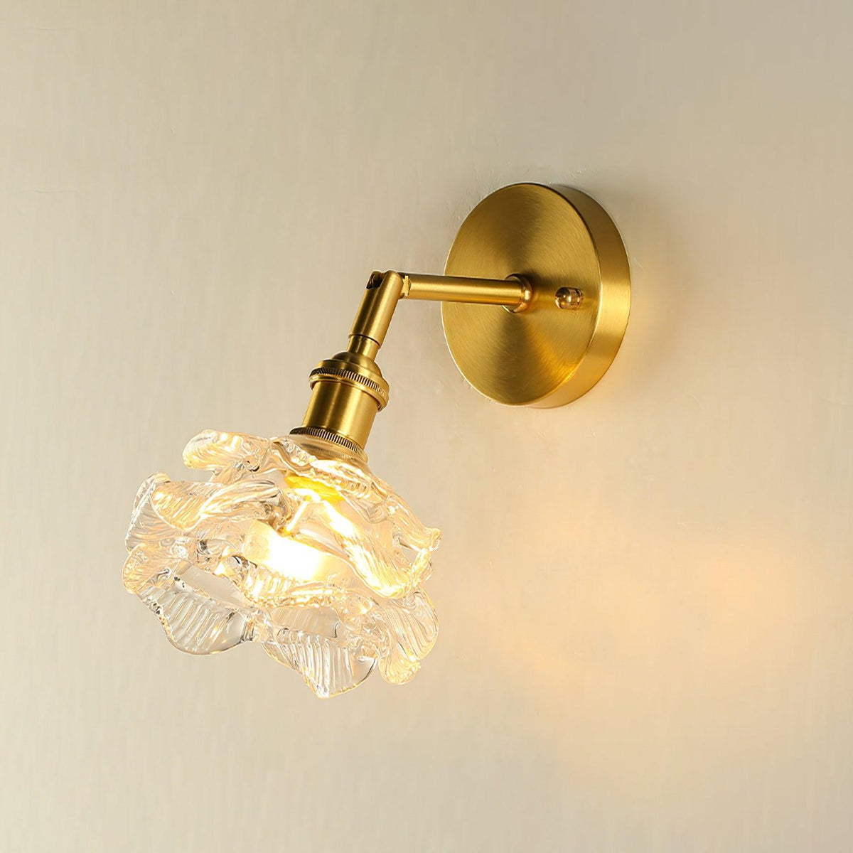Aplique de pared vintage de latón pétalo