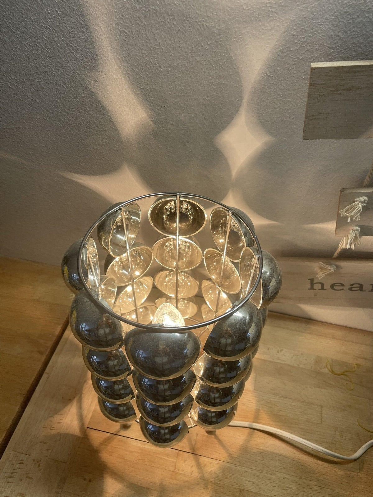 Lirra lámpara de mesa de acero futurista