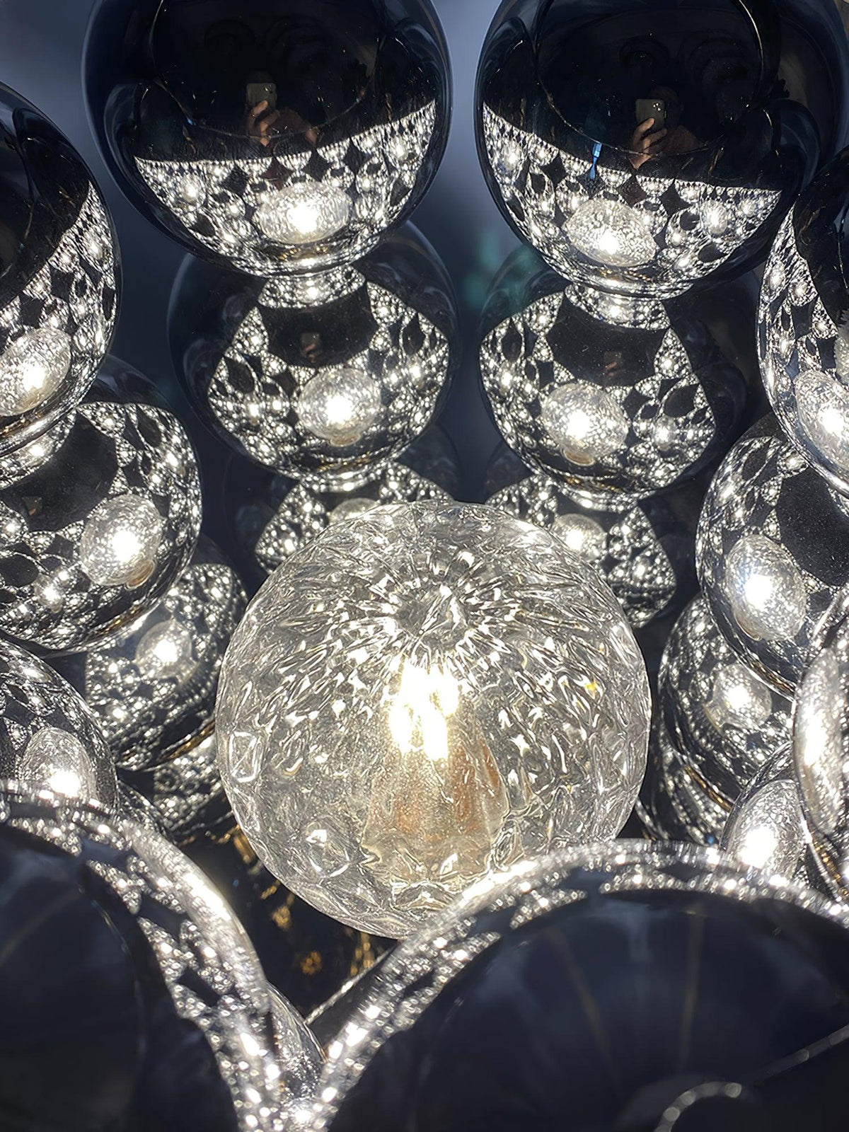 Lirra lámpara de mesa de acero futurista
