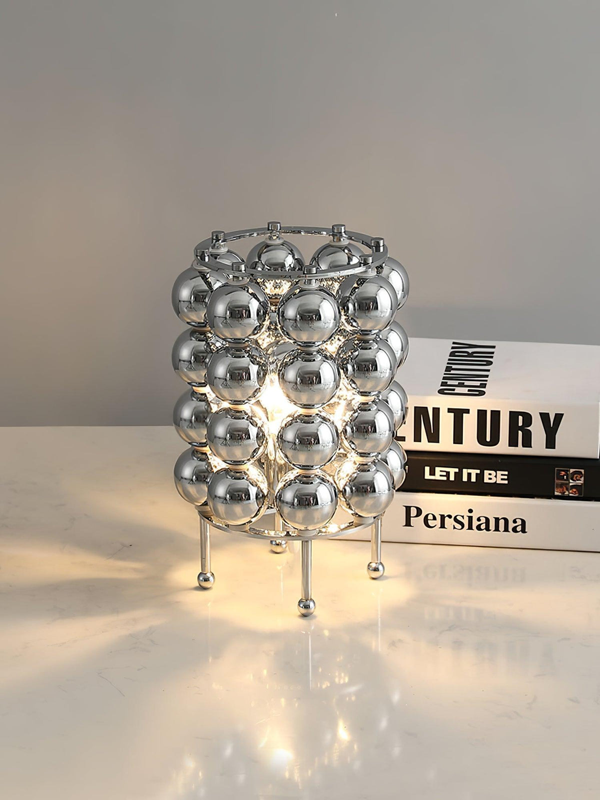Lirra lámpara de mesa de acero futurista