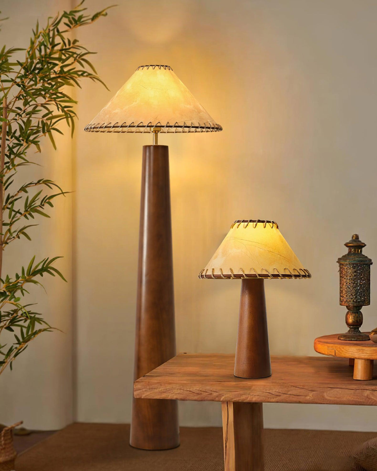 Cedar lámpara de pie