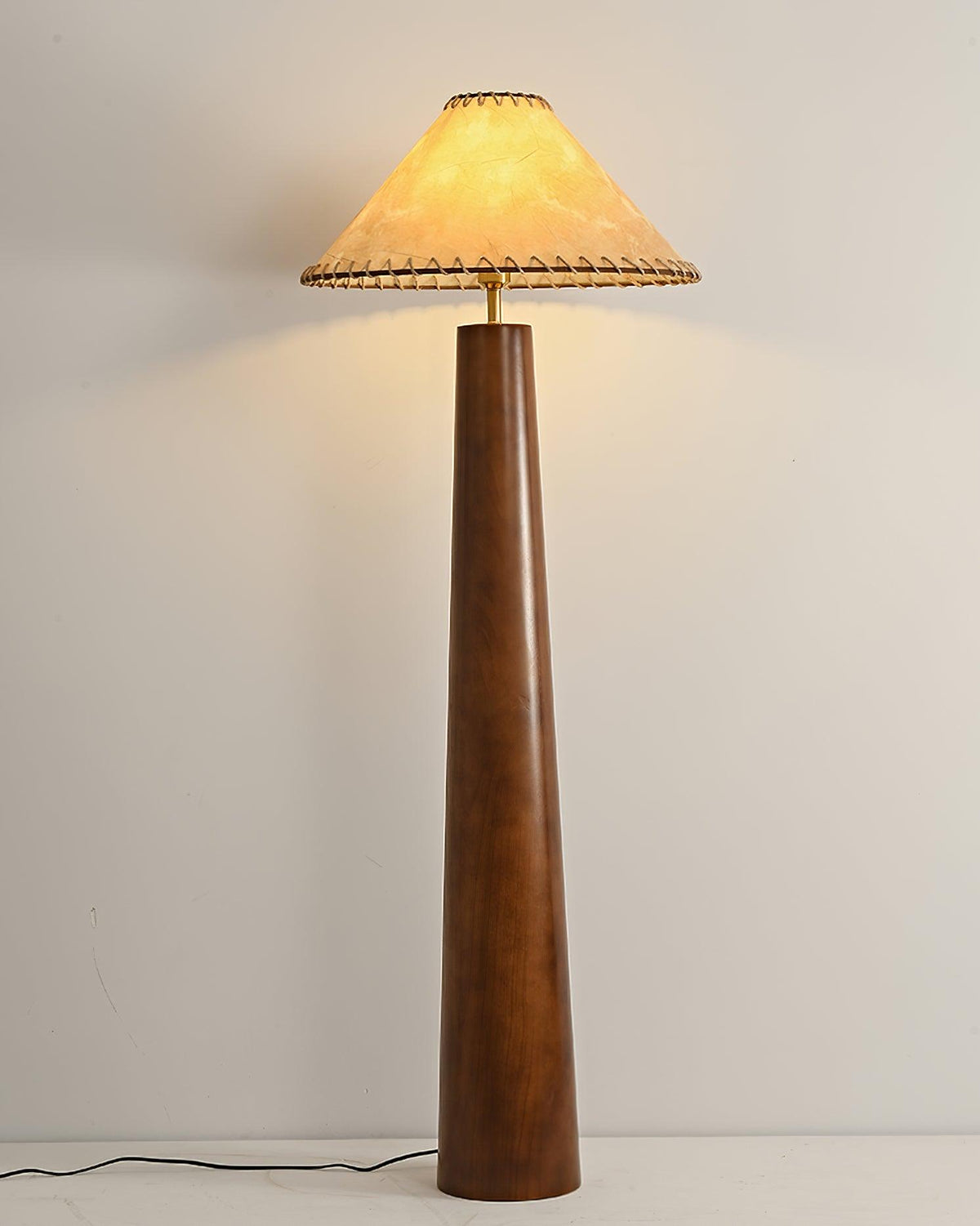 Cedar lámpara de pie