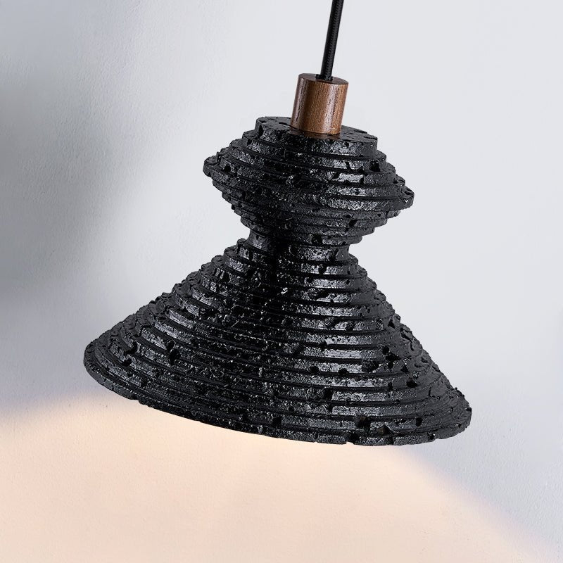 Elia lámpara colgante en travertino negro con textura estratificada