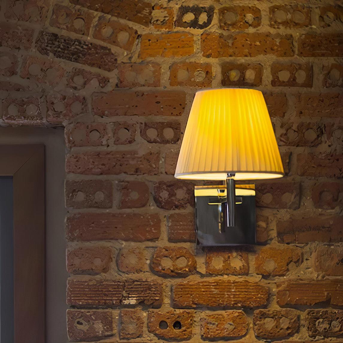 Orsore aplique de pared con tejido y prismas cromados