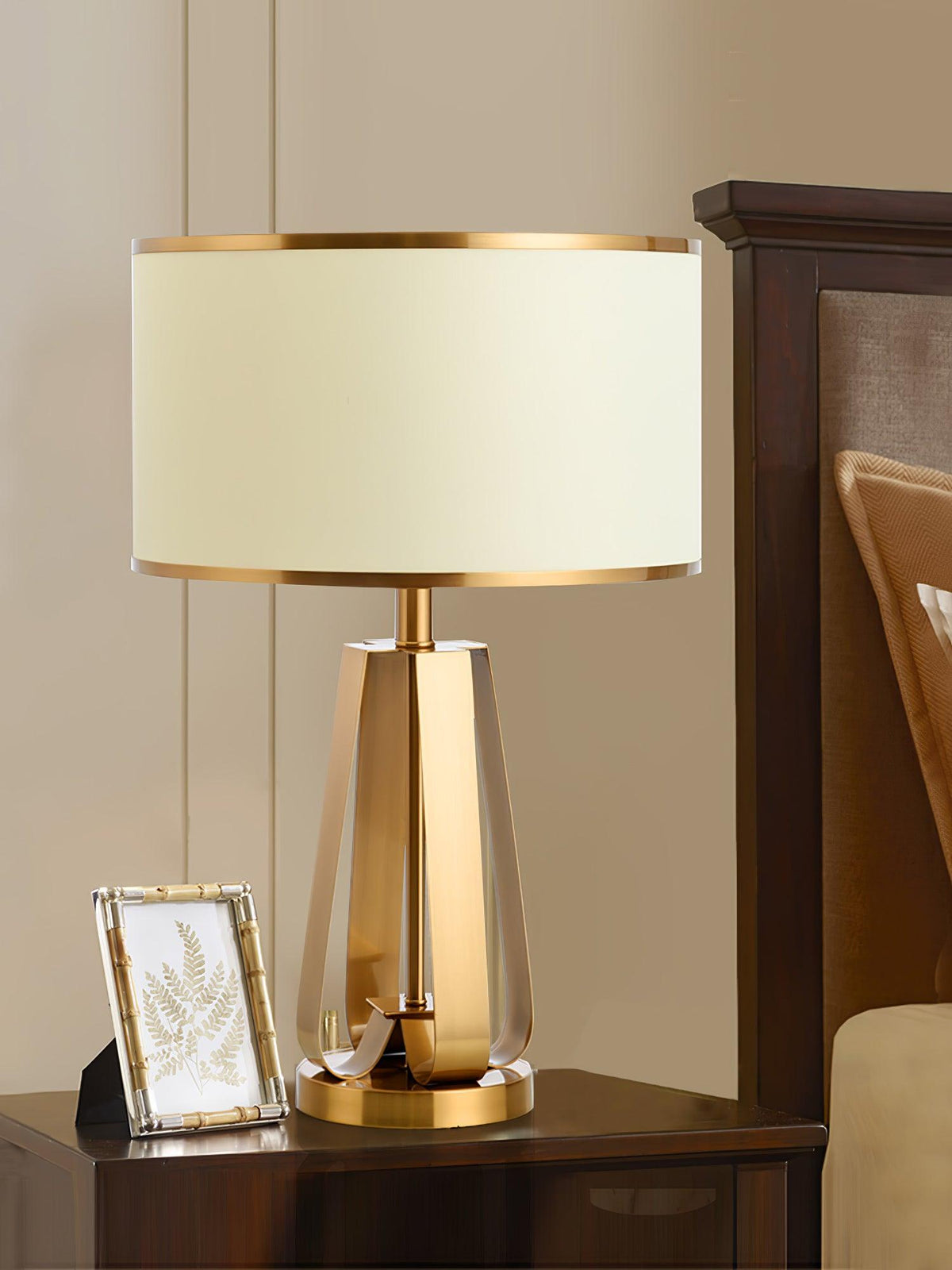Linorira lámpara de mesa Luxe con tejido