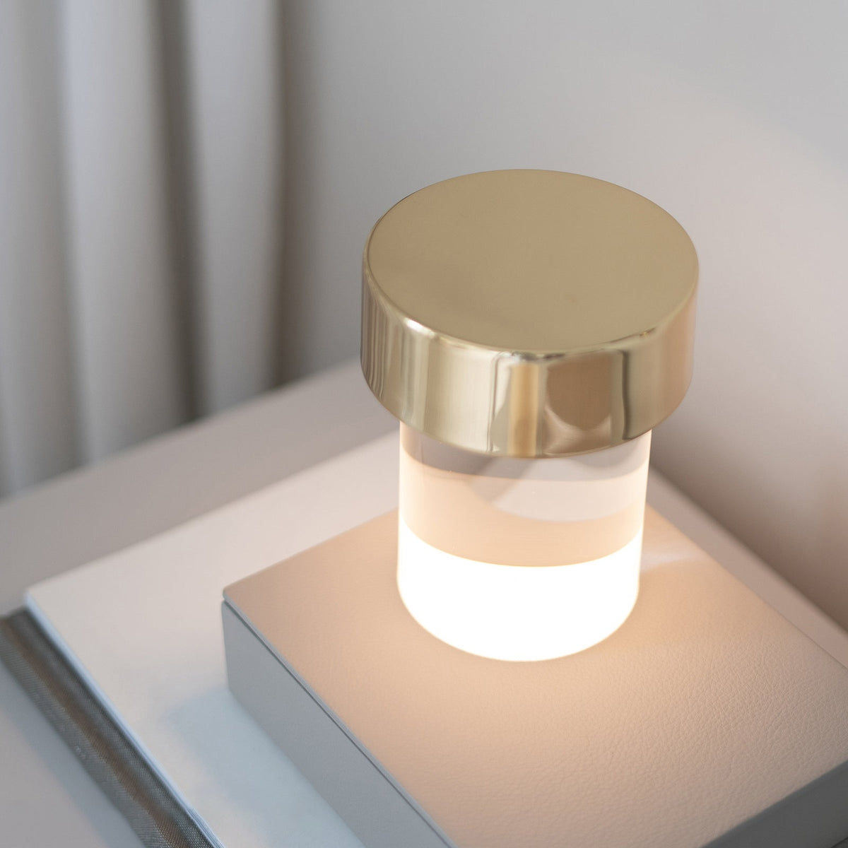 Pryden lámpara de mesa minimalista