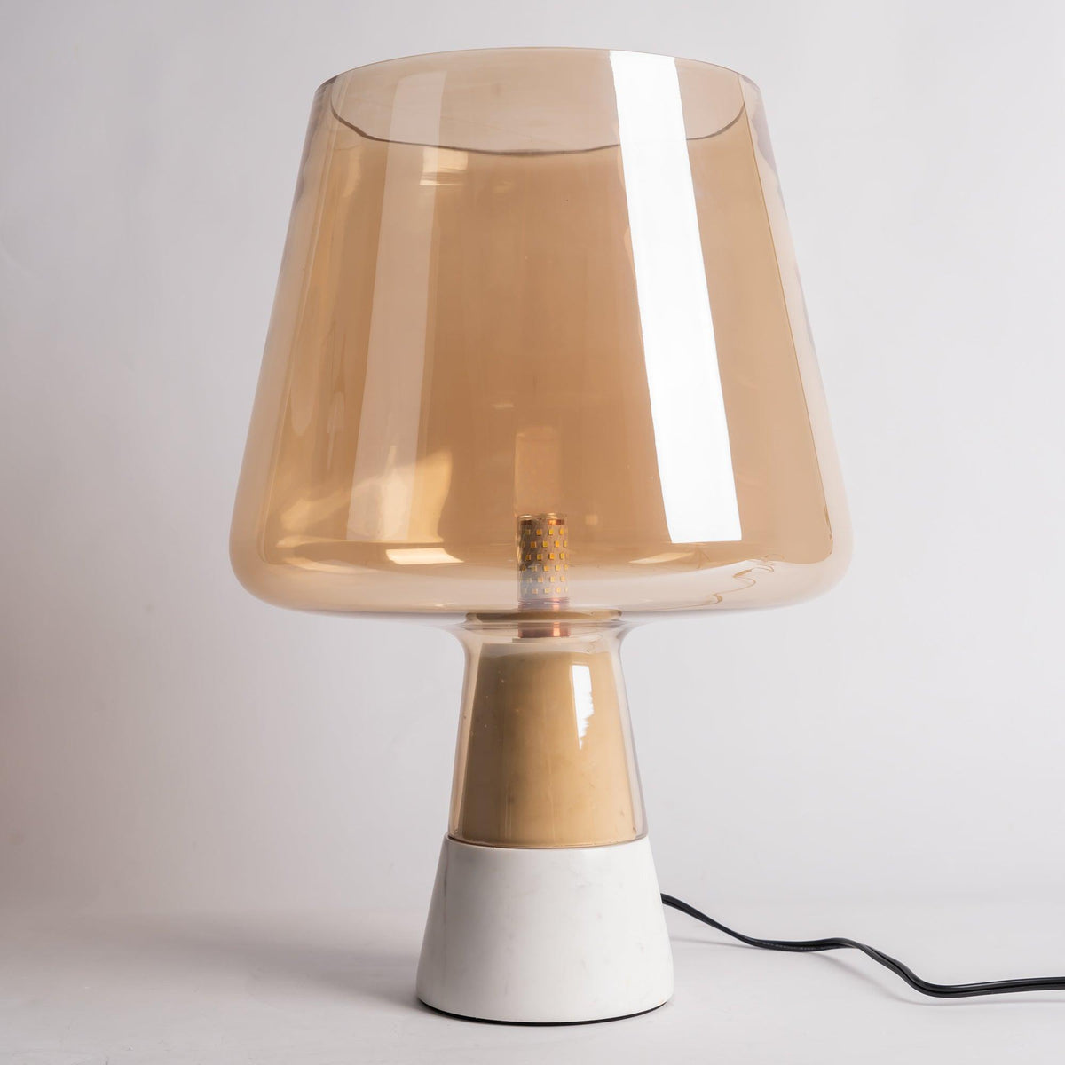 Elairella lámpara de mesa minimalista en cemento