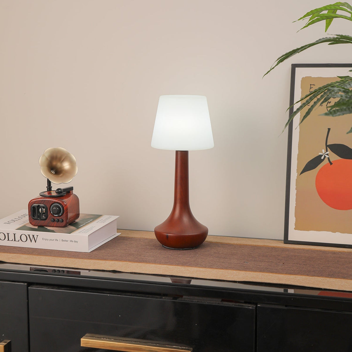 Bello lámpara de mesa de madera