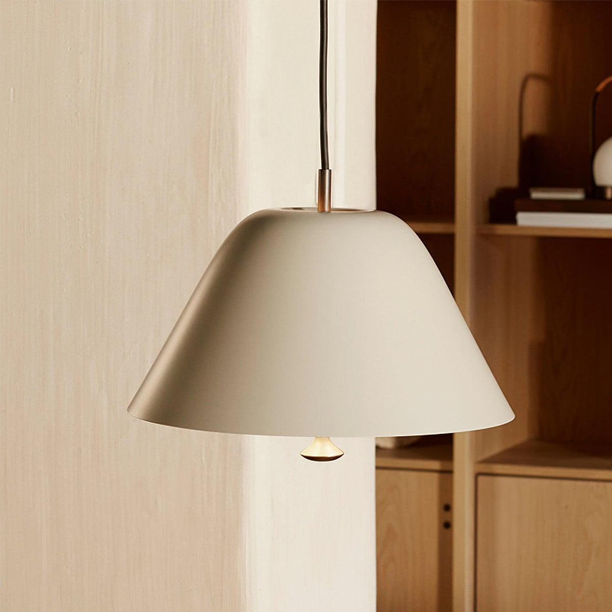 Lámpara colgante moderna de metal en verde y blanco minimalista