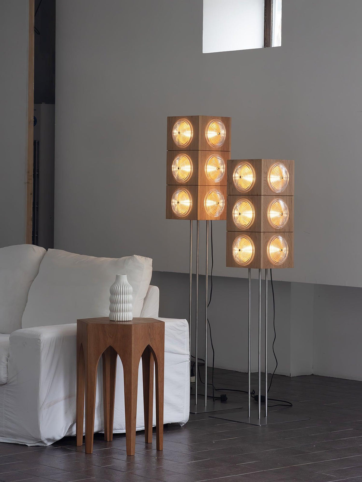 Avraearae lámpara de pie modular de madera