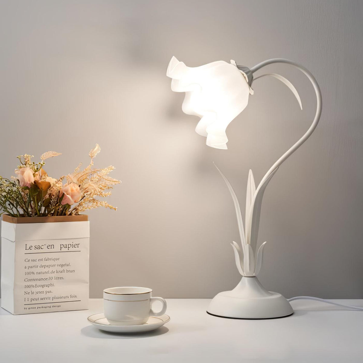 Zorien lámpara de mesa de acrílico con diseño floral