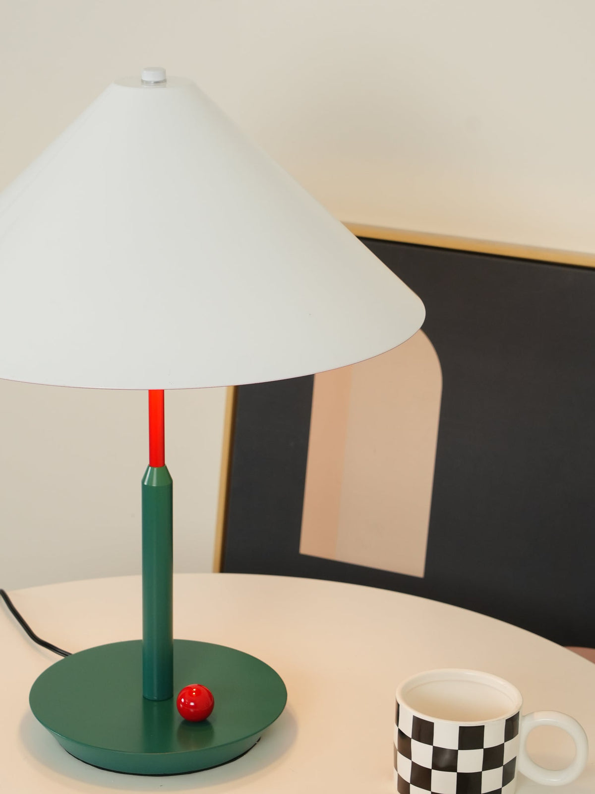 Liorinina lámpara de mesa moderna