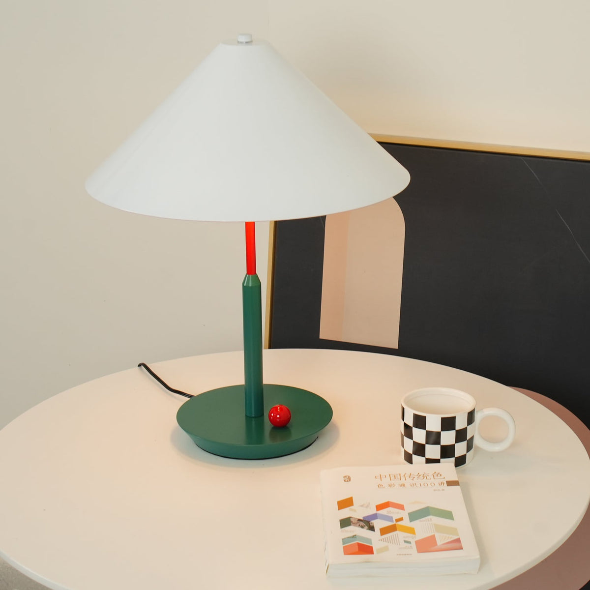 Liorinina lámpara de mesa moderna