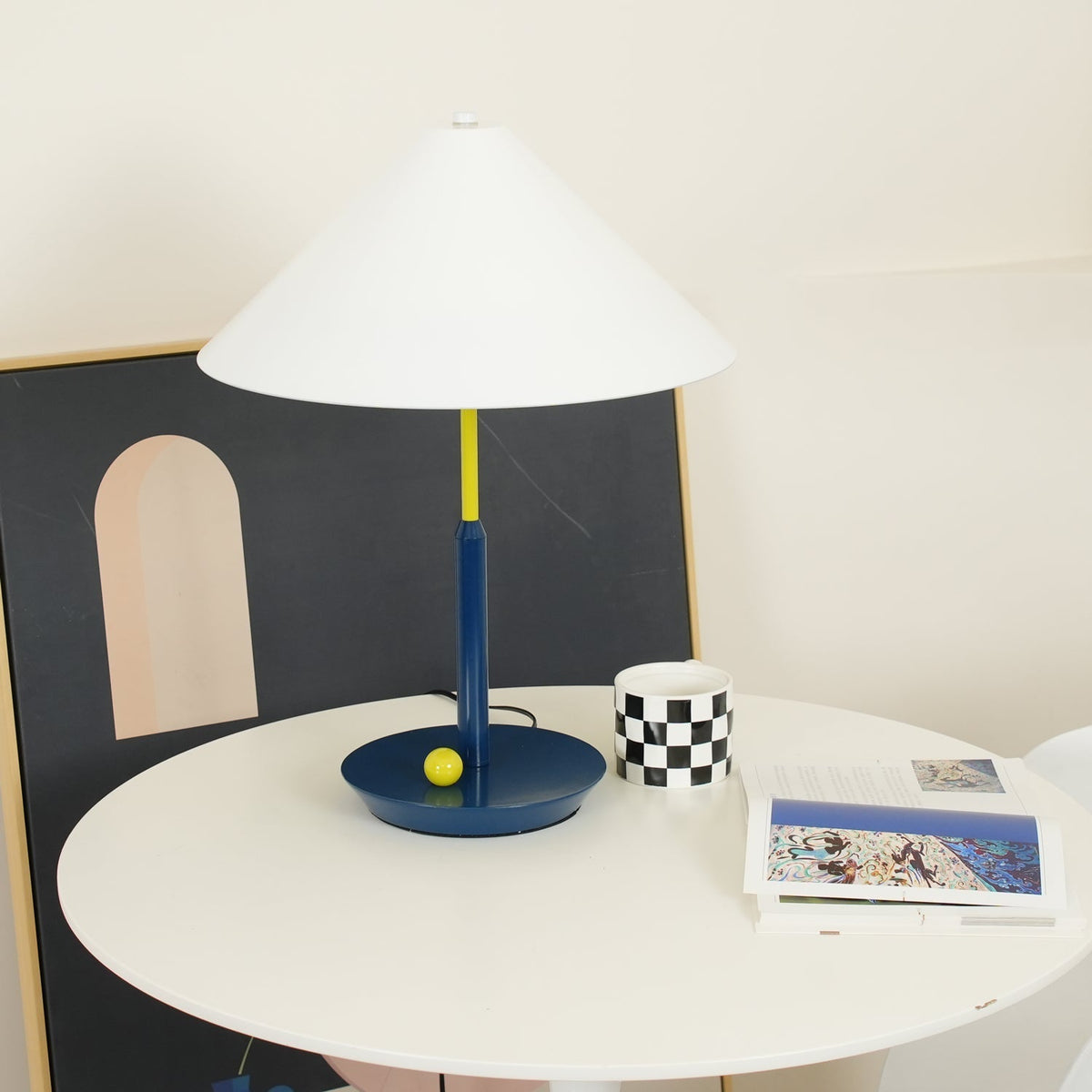 Liorinina lámpara de mesa moderna